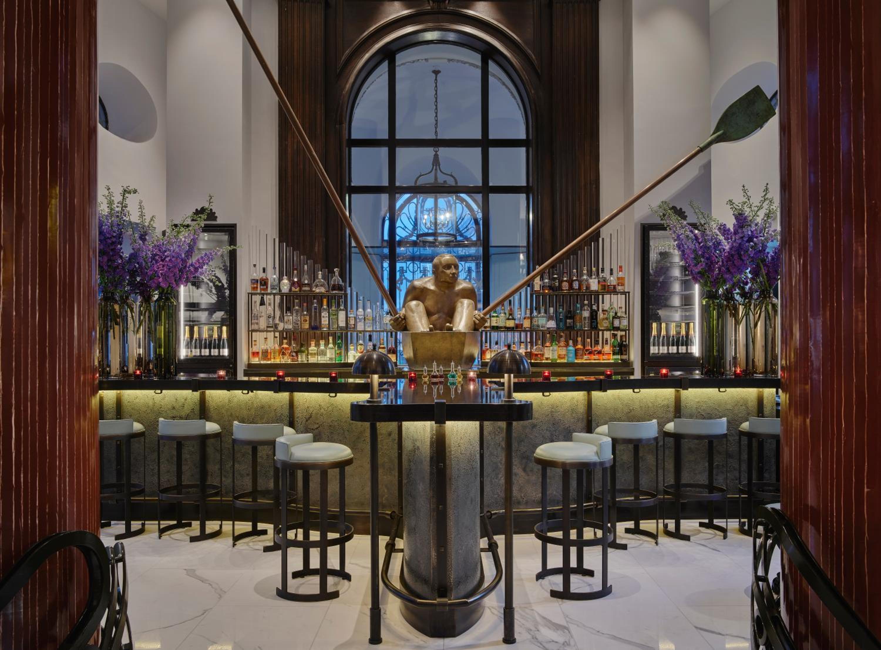 bar