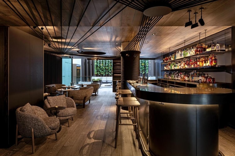 bar