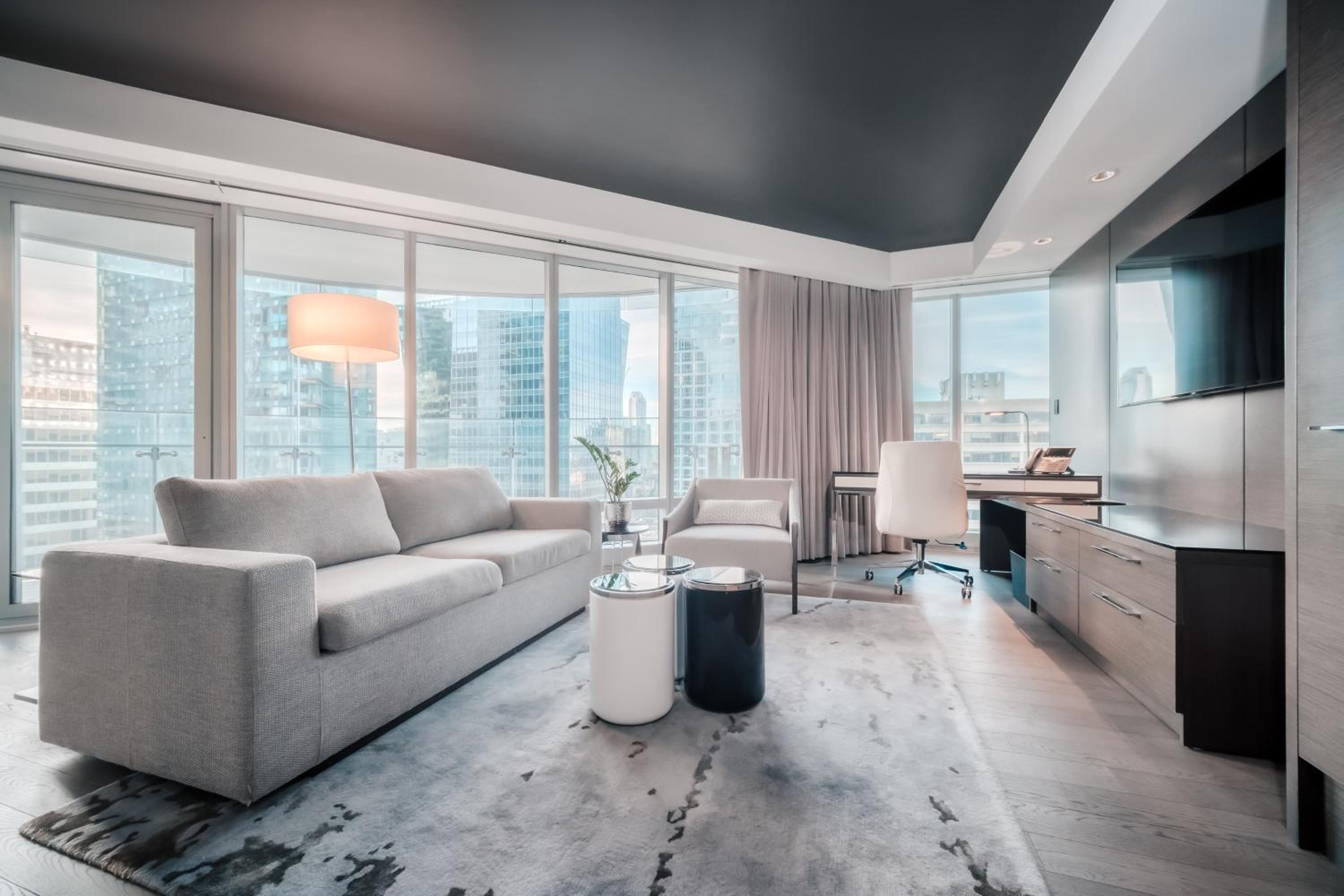 Paradox Vancouver