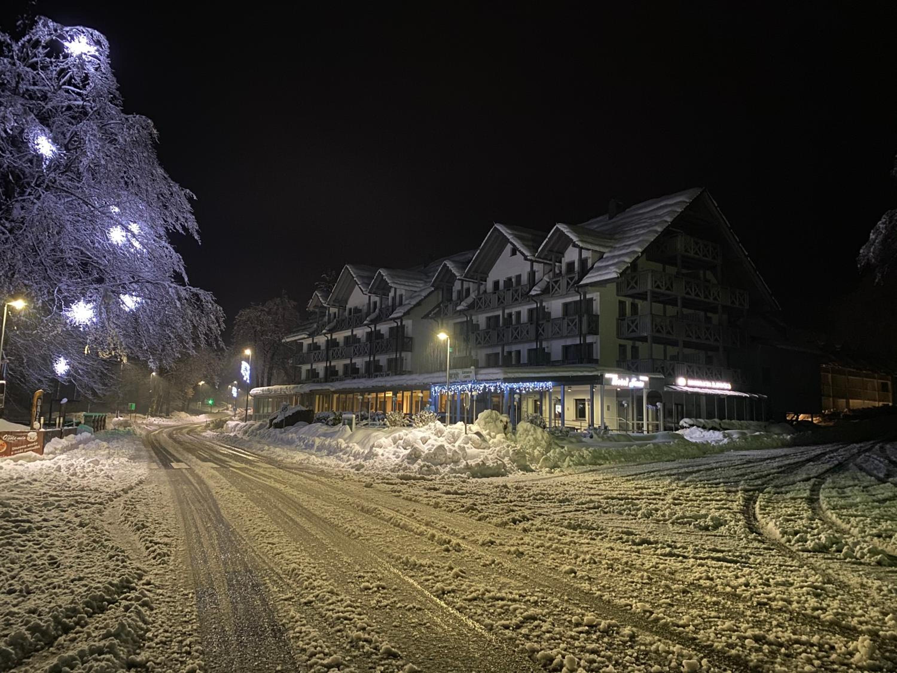 Hotel Jezero