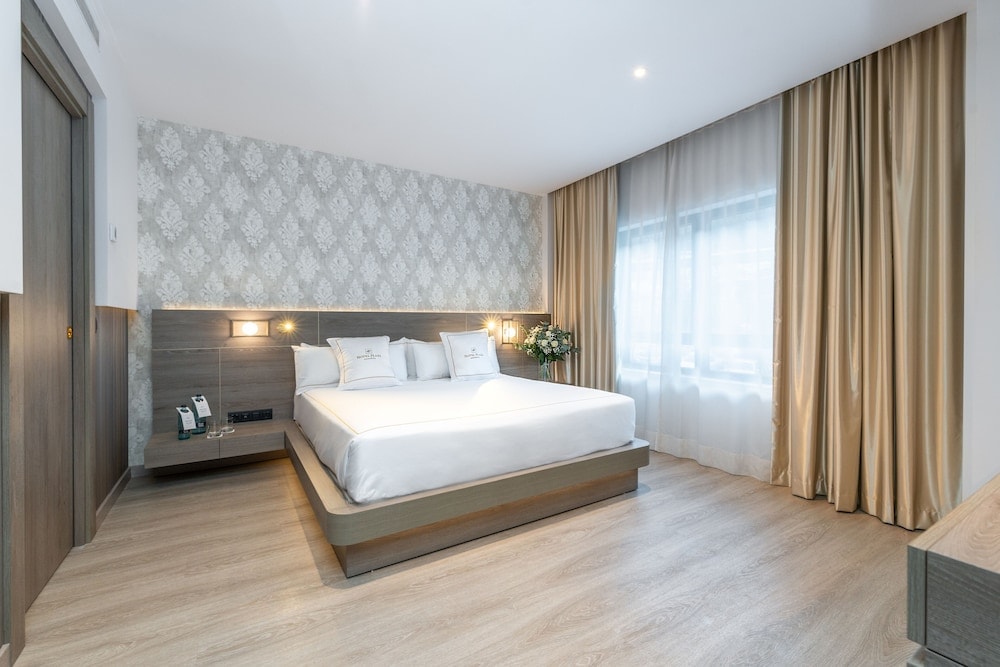 Grand Plaza Hotel & Wellness